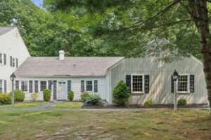 29 Colonial Village, 29, Falmouth, ME 04105